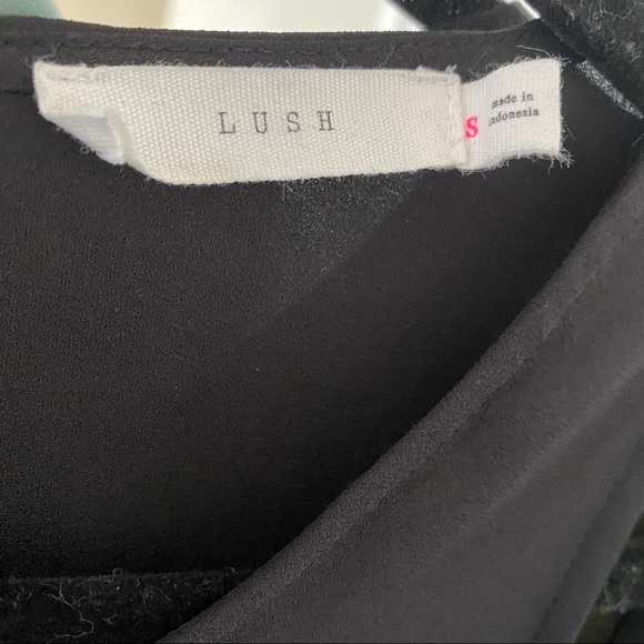 ✨HOST PICK✨ NWOT Nordstrom Lush black top shoulder cuts outs - Picture 4 of 5